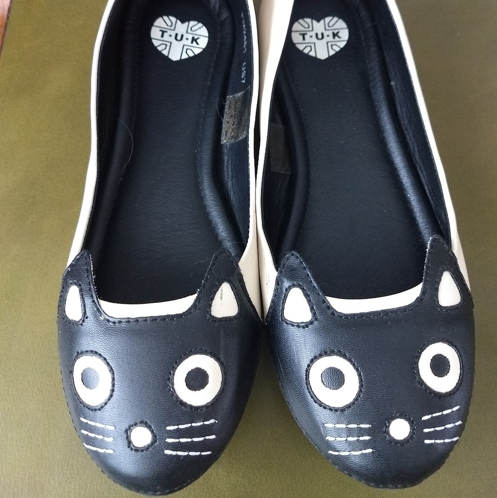 Tuk shoes, size 7, new